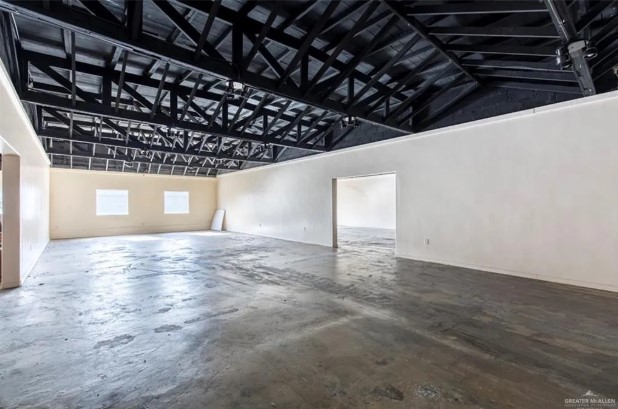 Commercial Property for Sale in Edinburg Texas 78539
